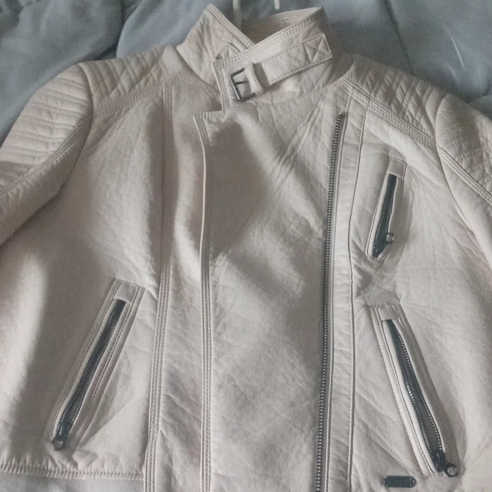 Jacket - Picture 2 of 7